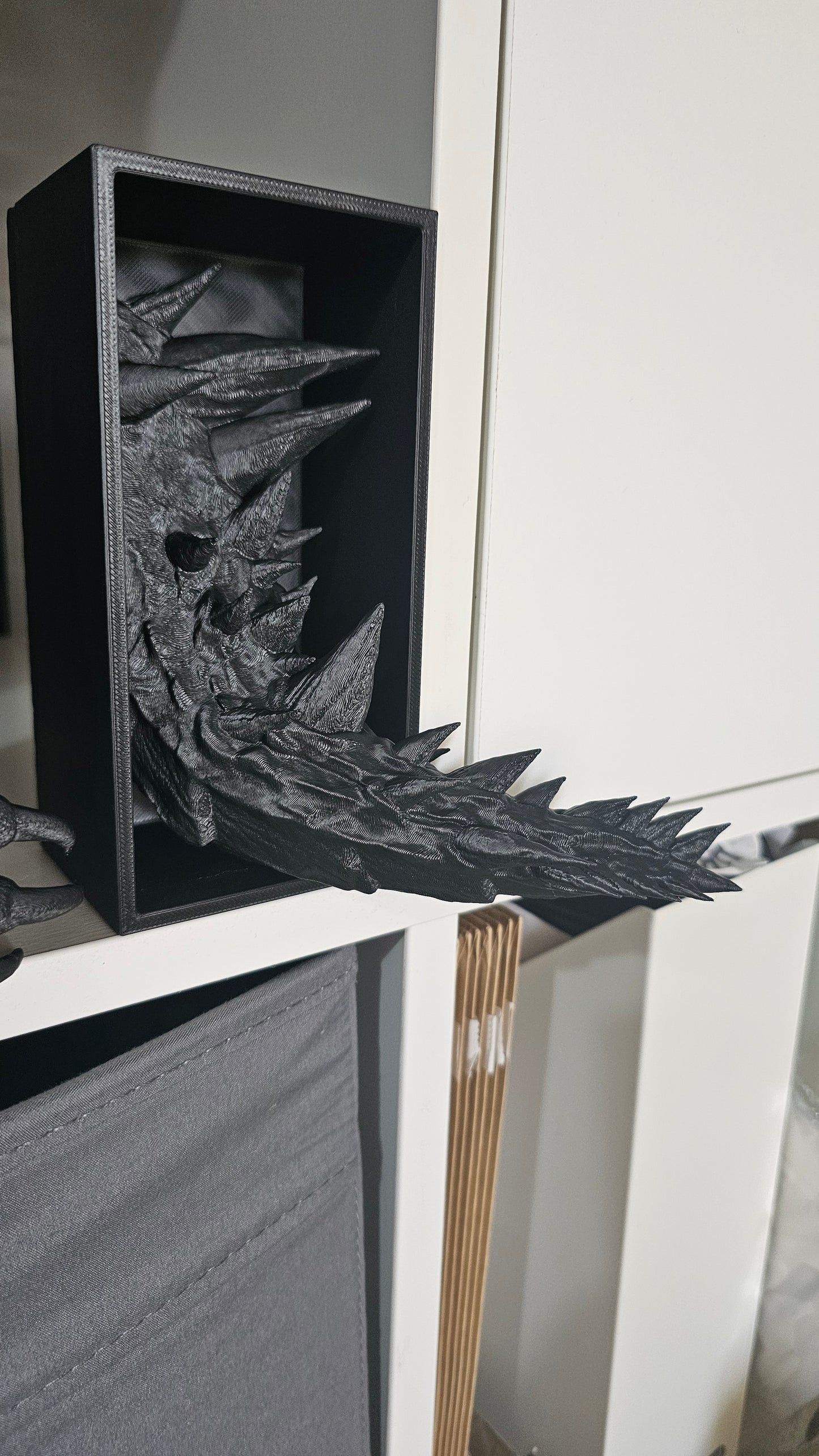 Dragon tail Book Nook | Book Lovers | Book holder | fourth wing, iron flame inspired | book lover gift | reading nook décor