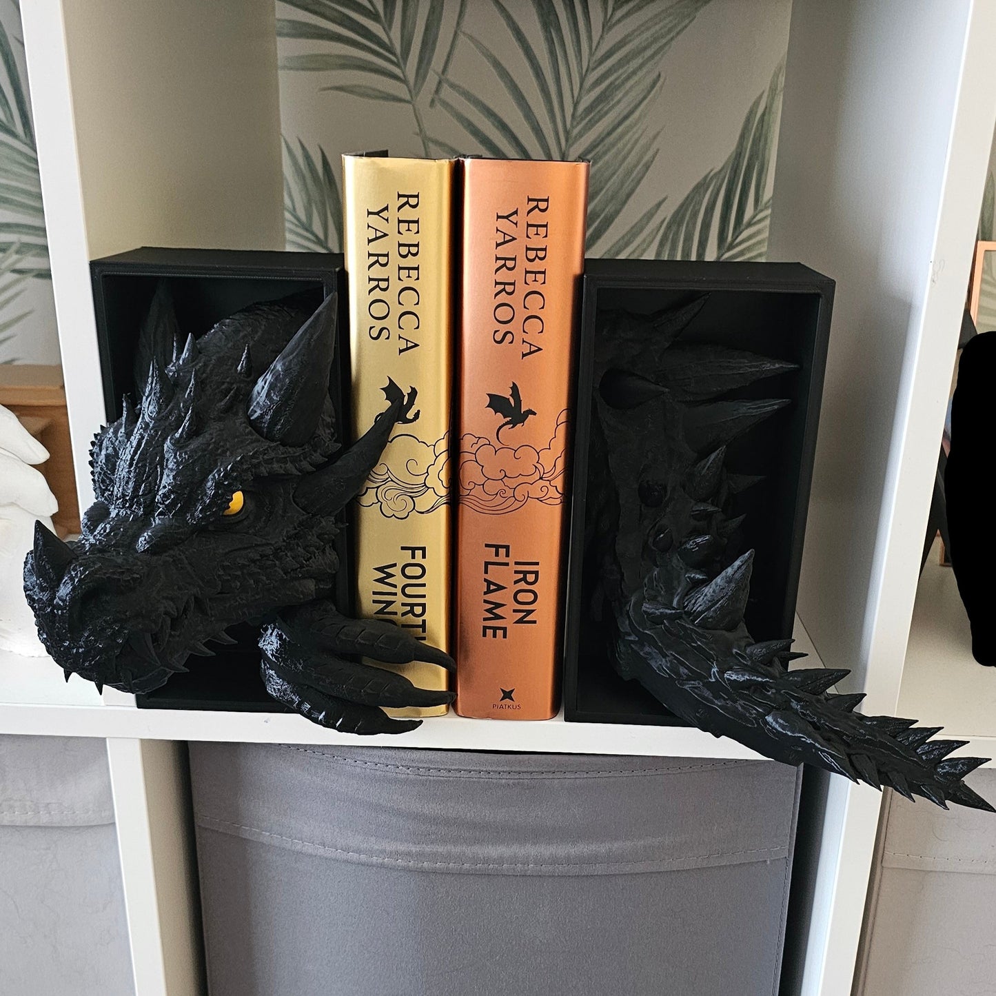 Dragon tail Book Nook | Book Lovers | Book holder | fourth wing, iron flame inspired | book lover gift | reading nook décor