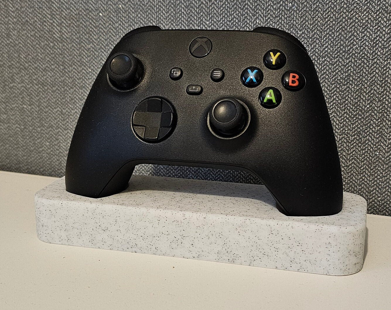 Minimalist Xbox controller stand